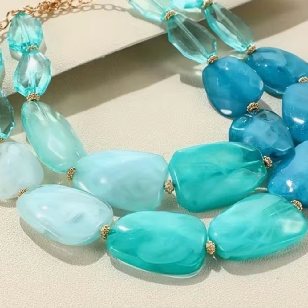 Elegant Turquoise and Blue Beaded Necklace